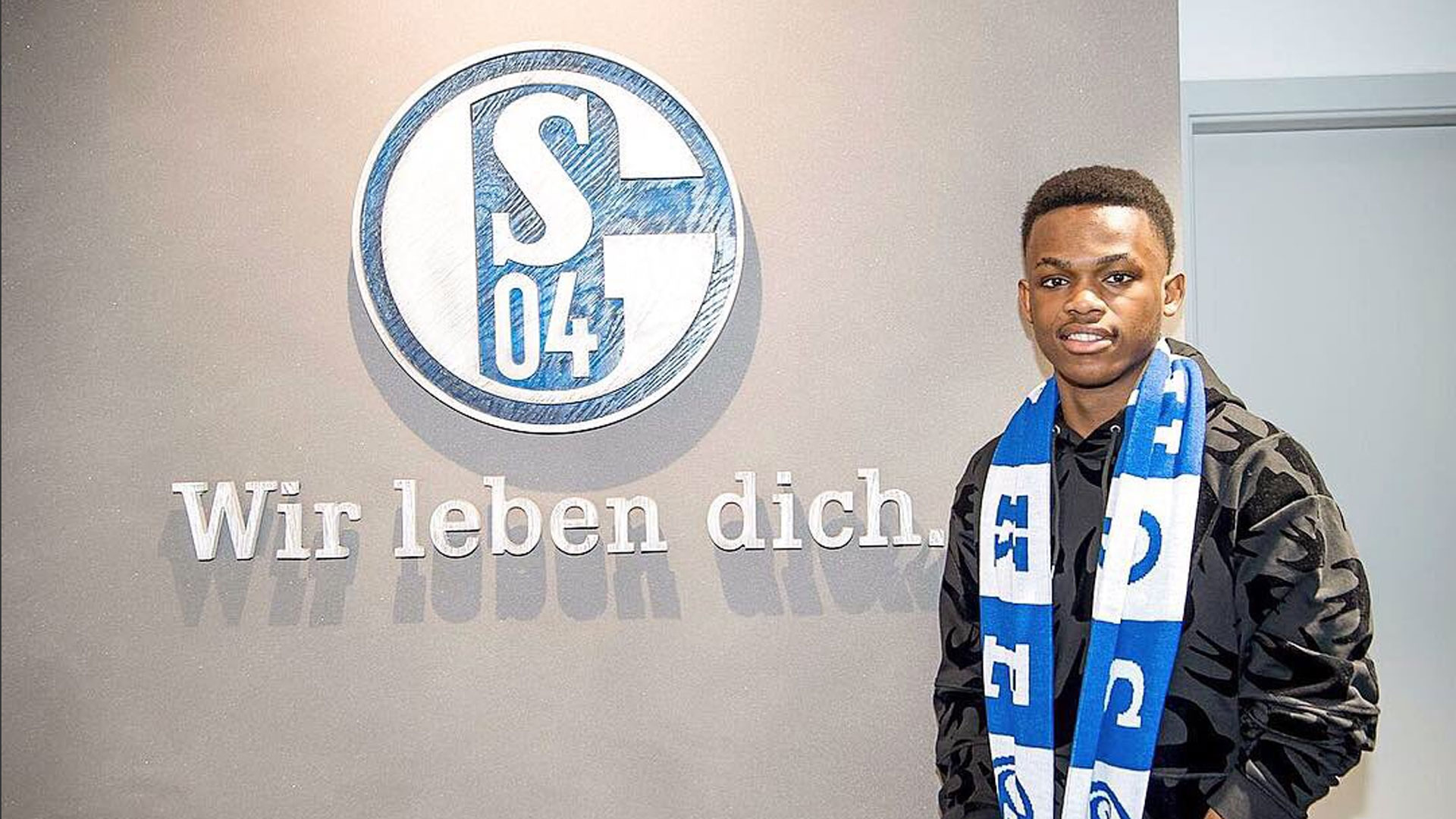 在冲击金球 在冲击金球